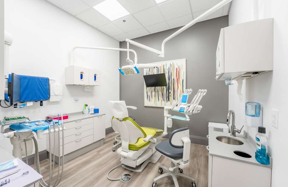 Weekend & Weekday Hours and Dental Emergencies Accommodation